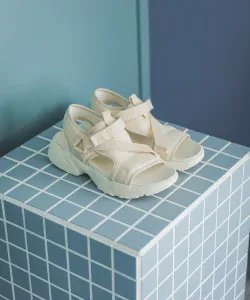 Легкие спортивные сандалии с закрытым верхом Studio Clip, цвет Ivory(52)