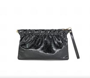 Loren Classic Gathered Clutch In Black - Классический клатч Loren с защипами в черном цвете BC Handbags