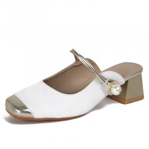 TATAYA Женские противоскользящие тапочки с закрытым носком экрю, цвет Ecru