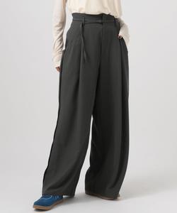 Не мнущиеся брюки с поясом и боковой линией