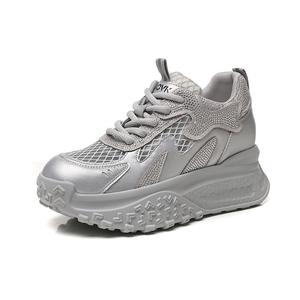 Низкие повседневные кроссовки для женщин POOQ, серебро