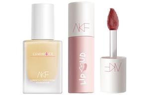 Матирующая сияющая тональная основа AKF