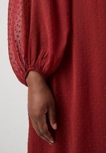 Повседневное платье CARANINE LIFE V NECK KNEE DRESS ONLY Carmakoma, красный