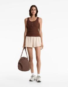 Топ без рукавов Oysho на пуговицах из хлопка и модала шоколадного цвета