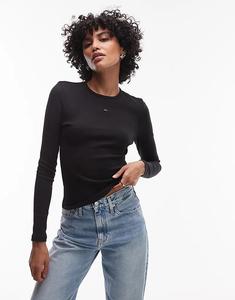 Лонгслив Tommy Jeans Essential с длинными рукавами в рубчик, черного цвета