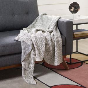 Плед Safavieh Kappa, 50x60 см, серый / белый