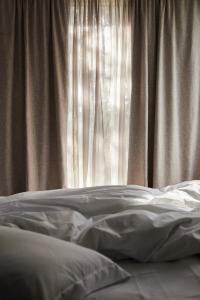 1 упаковка широких плотных штор H&M, 250x250 см, коричневый