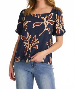 Топ с цветочным принтом в темно-синем цвете GILLI