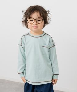 Футболка с длинными рукавами, подобранная по цвету к принту.