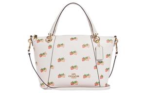 COACH Сумка-пельмень из галечной кожи Кейси