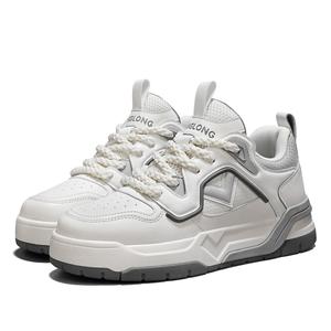 KANGLONG Антискользящие и износостойкие низкие скейтерские кроссовки для мужчин с эффектом увеличения роста - бело-серые, цвет White Gray