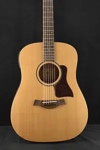 Taylor-guitars BBTe Big Baby Taylor Орех/Ситка Ель Натуральный