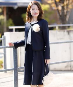 Торжественная церемония вручения дипломов, торжественная церемония поступления, подготовка к церемонии поступления, выпускной костюм, костюм для церемонии мамы Pourvous, цвет Black