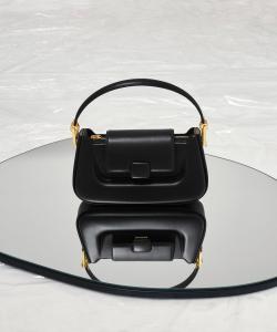 Сумка Koa с защелкой и верхней ручкой Charles & Keith, цвет Black