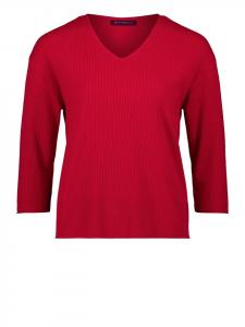 Тонкий трикотажный свитер с V-образным вырезом красного цвета Betty Barclay