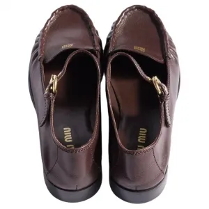 MIU MIU Кожаные туфли Mary Jane на плоской подошве Women's Brown