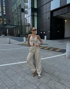 Брюки Bershka из льняной смеси с защипами цвета кэмп