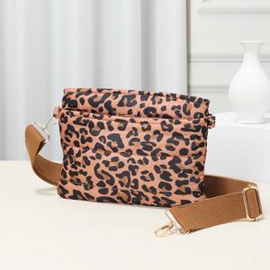 Сумка-пуховик Solid Puffer Crossbody Bag FASHNZFAB, леопард