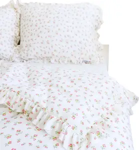 Комплект постельного белья из муслина с оборками: пододеяльник 140x200 см + 1 наволочка 70x80 см - Красные цветы EDANTI