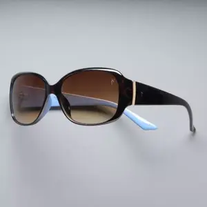 Женские квадратные солнцезащитные очки Burke 58 мм Simply Vera Vera Wang, цвет tortoise