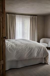 Комплект из 2 плотных штор H&M, 140x250 см, белый