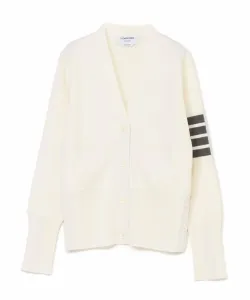 Классический кардиган Milano с V-образным вырезом и полосой из 4 полос, из тонкой мериносовой шерсти.