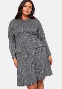 Платье Friends Like These PLUS SIZE, Black/White/Black