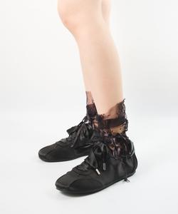 Атласные туфли на шнуровке