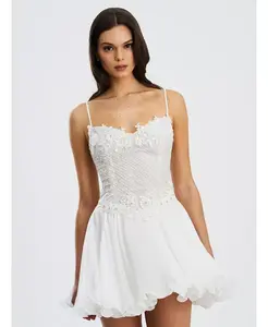 Женское мини-платье Fabiola с кружевной отделкой, серебристым сетчатым топом и расклешенным шифоновым лифом Miss Circle, белый