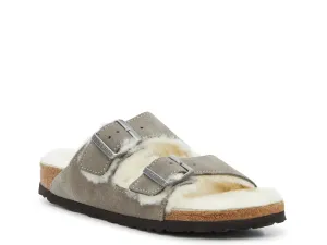 Сандалии Arizona Shearling Slide Sandal Birkenstock, серый