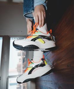 кроссовки с двойной шнуровкой