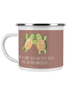 Кружка на 30-ю годовщину свадьбы (жемчужная свадьба) с надписью в пастельно-коричневых тонах Mr. & Mrs. Panda