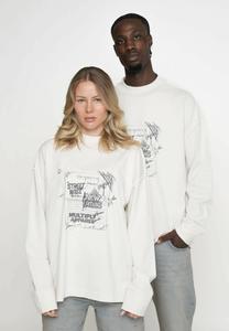 Топ Multiply Apparel OVERSIZE LONGSLEEVE STREET WISE, Vasporous Gray/Beige
