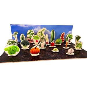 В саду деревянный пазл про овощи, картографирование, стоящие элементы на красочной основе. Inna marka