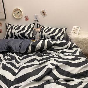 Muji Комплект постельного белья из 4 предметов (простыня, пододеяльник 150х200 см), цвет Zebra