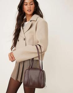 Сумка-котелок ASOS DESIGN квадратной формы с ремешком в тон бордового цвета