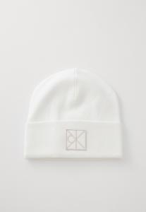 Шапка Calvin Klein EMBLEM PATCH BEANIE UNISEX, White