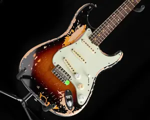 Fender Mike McCready Stratocaster в трехцветном солнцезащитном покрытии