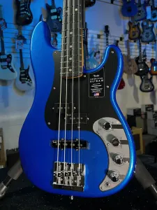 Бас-гитара Fender American Ultra II Precision - Noble Blue, гриф из черного дерева. Официальная сделка! 593 ПРОЙШЛИ PLEK!