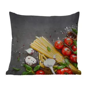 Подушка для улицы - Паста - Травы - Помидоры - Специи - В деревенском стиле - 60 x 60 см - Устойчива к погодным условиям - Подушка для отдыха - Декоративная подушка - Подушка для сна MuchoWow