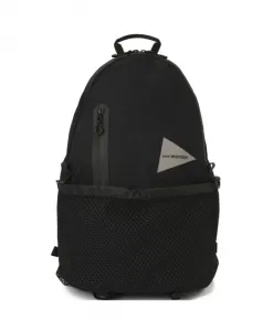 Черный рюкзак с логотипом и застежкой-молнией. And Wander, черный