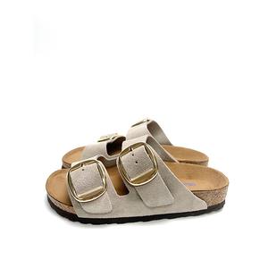 Boku Скользостойкие антибактериальные шлепанцы для женщин Sage Green с золотистой застежкой и двумя полосками, цвет Sage Green Gold-Tone Lock Two-Strip Slippers