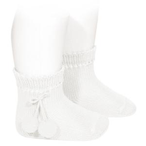 Детские короткие носки Condor с помпонами для детей от 6 месяцев до 4 лет, идеально подходят для выпускных, церемоний поступления и церемоний поступления в детский сад.