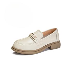 A fairy tale of a pair of shoes Женские лоферы бежевые, цвет Beige