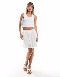 Многоярусная мини-юбка из льна белого цвета Stradivarius