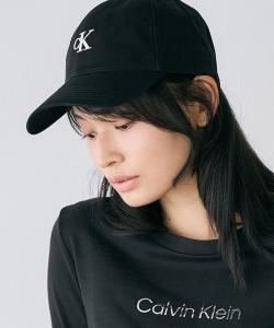 (M) Бейсболка Calvin Klein с вышитой монограммой. Аксессуар для джинсов Calvin Klein 4G5002G