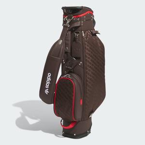 Легкая и компактная сумка-стенд adidas с монограммой.