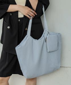 Легкая стеганая сумка Nubi с чехлом.