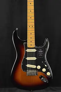 Fender Vintera II '70s Stratocaster 3-Color Sunburst с грифом из клена