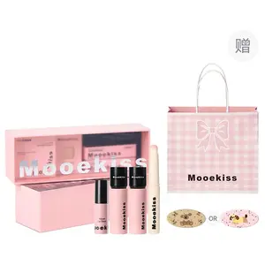 Набор для макияжа steadfast love подарочная коробка выравнивающий тон кожи легко наносится блеск для губ натуральный комплект из 5 предметов Mooekiss